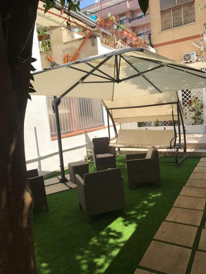 Virgilio'S Garden Bed & Breakfast Castellammare di Stabia Exterior foto